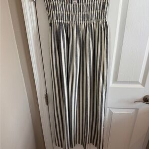 Universal Thread Gray and White Striped Skirt